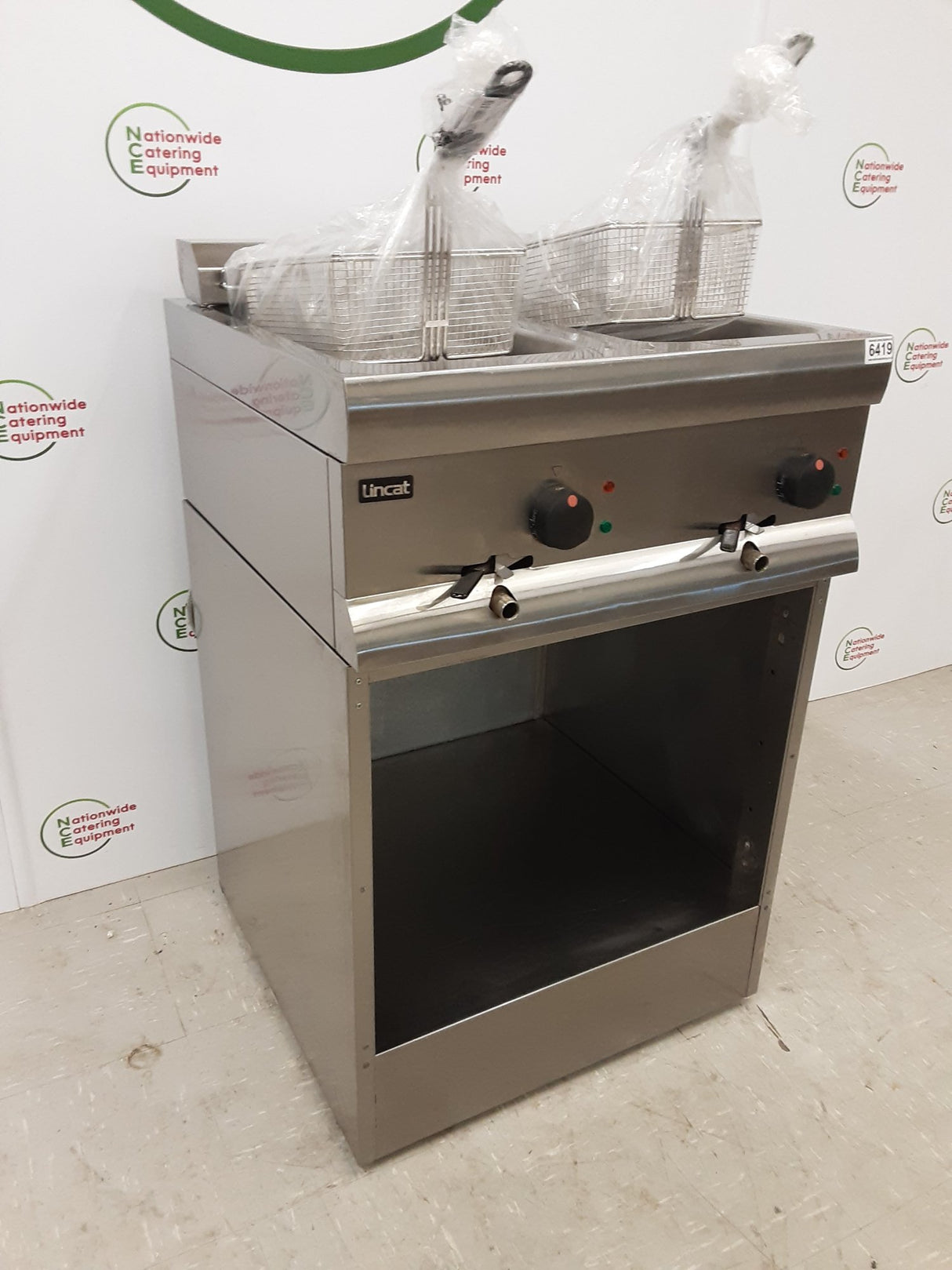 Lincat Twin Tank Electric Fryer With New Baskets (NCE6419)