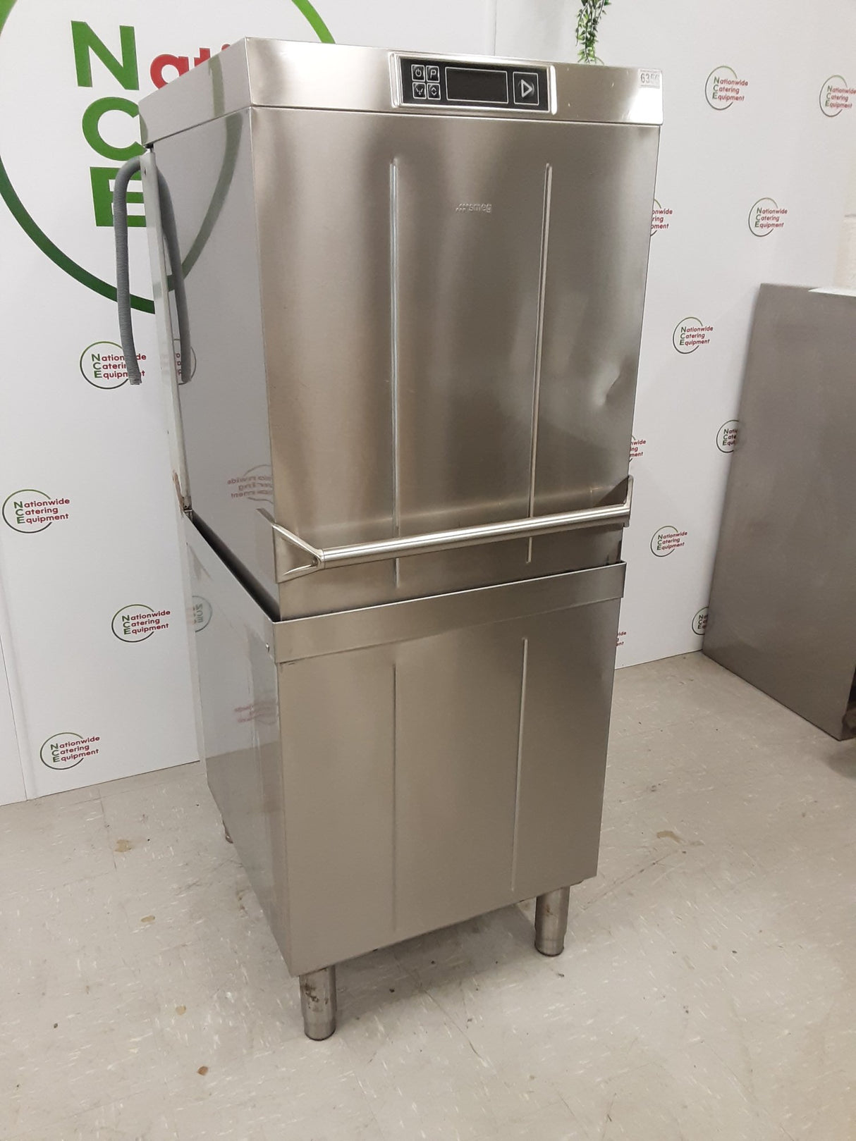 Smeg Passthrough Dishwasher, 1ph/32amp, Model- HTY511DSUK (NCE6356)