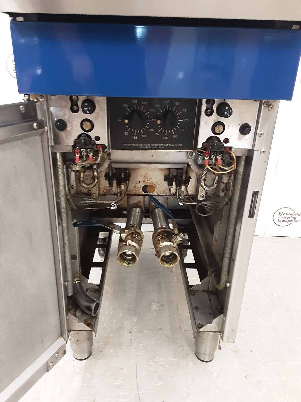 Blueseal Twin Tank Natural Gas Twin Tank Fryer, Model- GT46 (NCE6516)