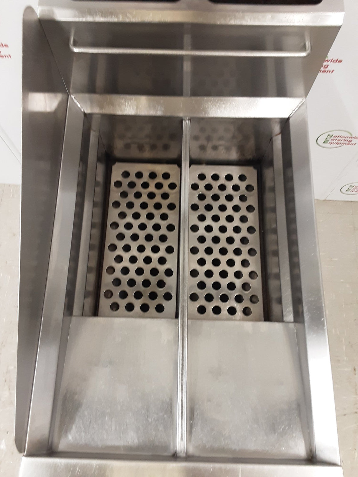 Blueseal Twin Tank Natural Gas Twin Tank Fryer, Model- GT46 (NCE6516)