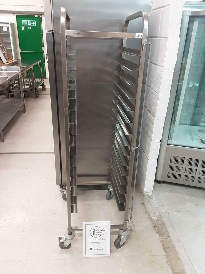 Stainless Steel Bakery Tray Trolley (60x40cm Trays) (NCE3811)