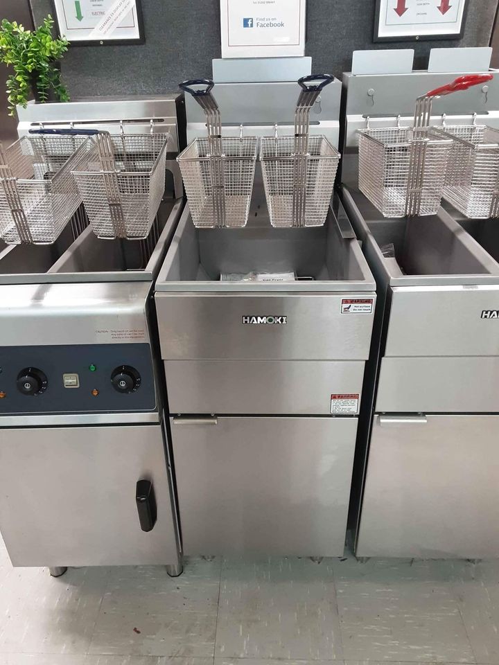 Hamoki Single Tank, Three Burner, Natural Gas Free-Standing Fryer, Model- GF90 (4168)