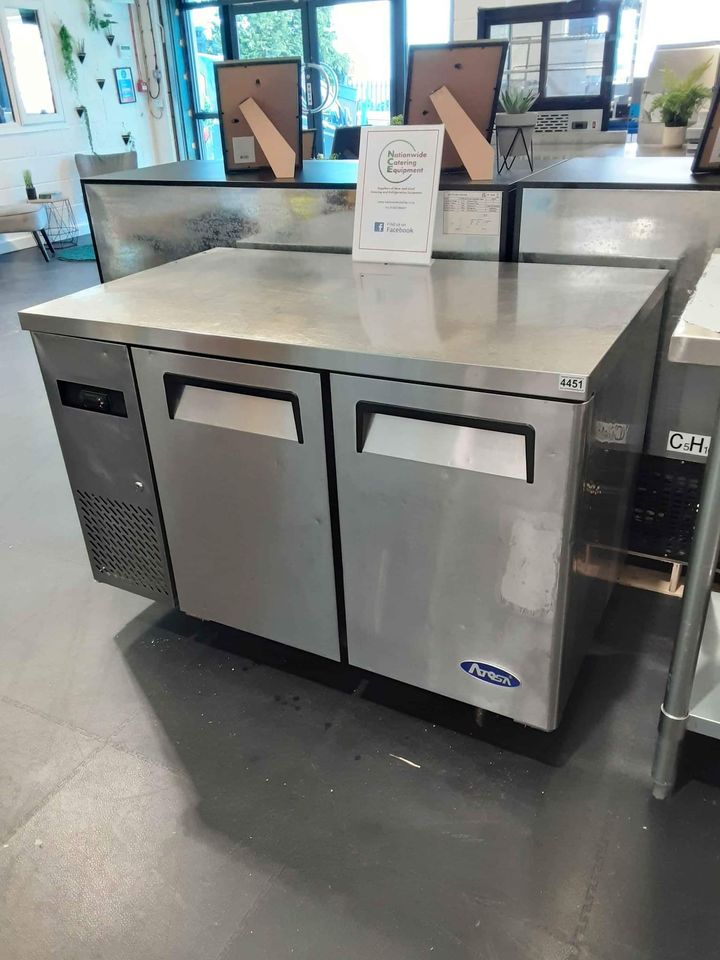 Commercial Catering Atosa Two Door Flat Counter Fridge, 120cm (NCE4451)