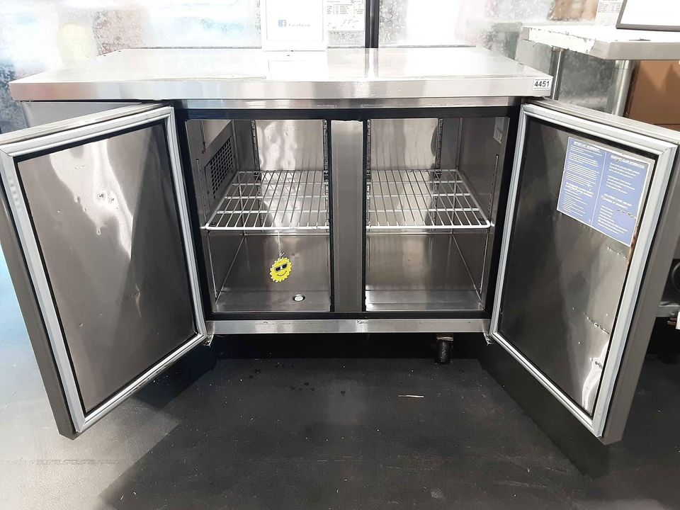 Commercial Catering Atosa Two Door Flat Counter Fridge, 120cm (NCE4451)