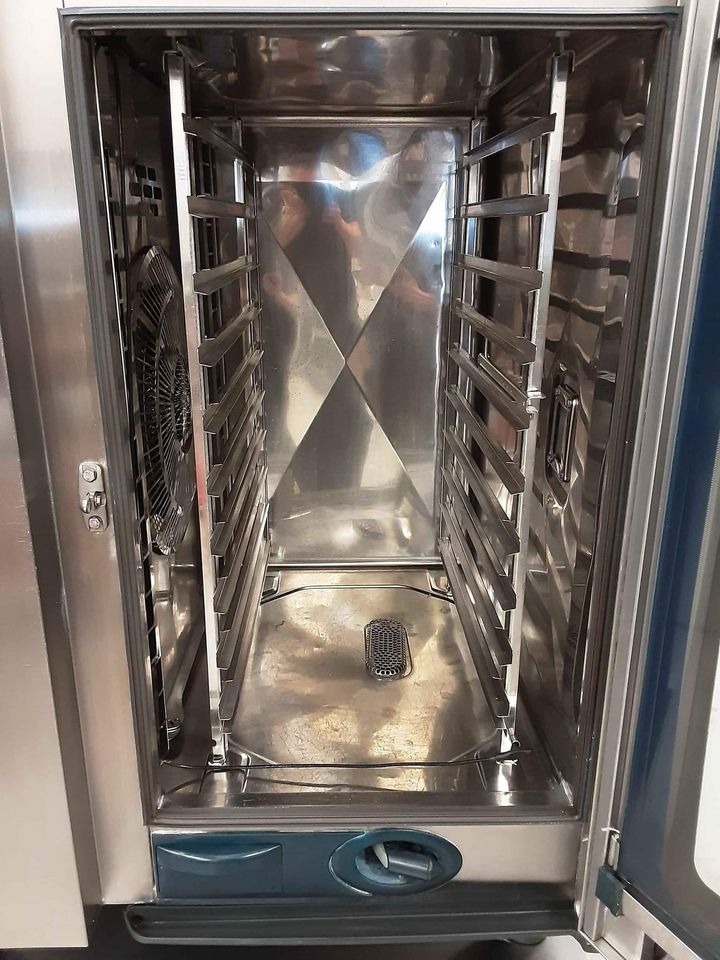 Rational SCC WE Ten Grid Electric Combi Oven On Stand (NEC4590)