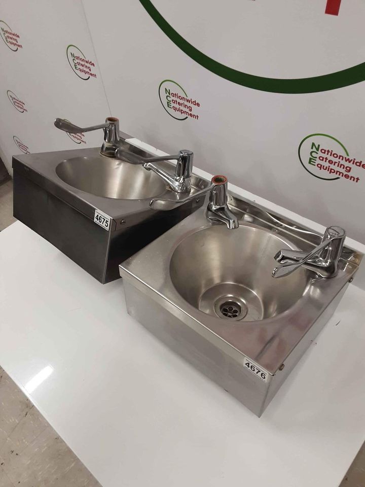 Wash Hand Basin With Long Lever Taps (NCE4675)