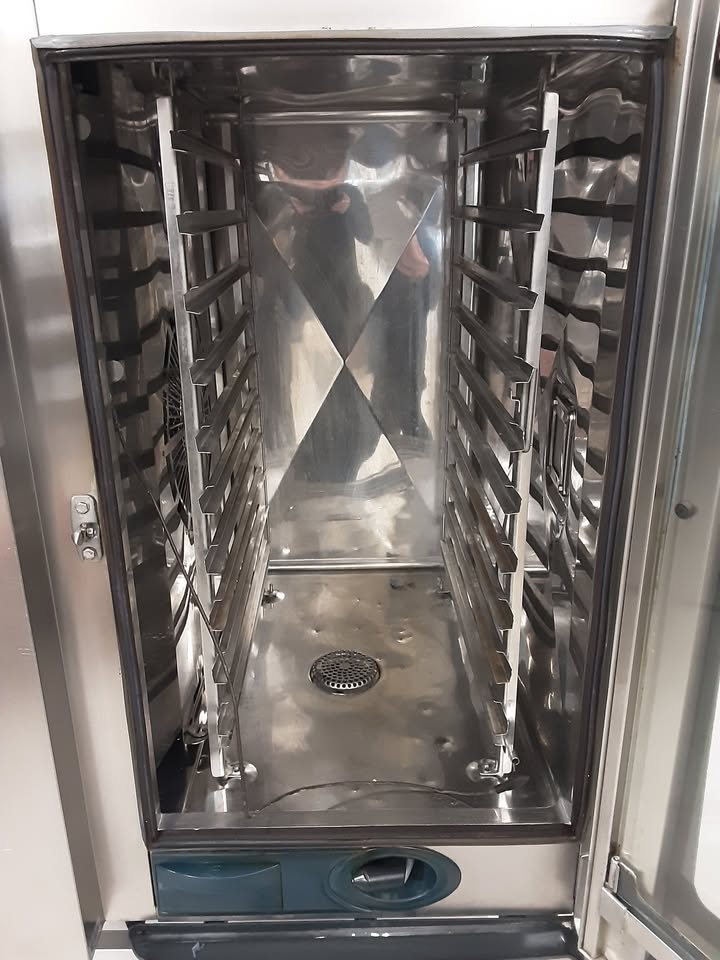 Rational SCC 10 Grid Electric Combi Oven On Stand (NCE4793)