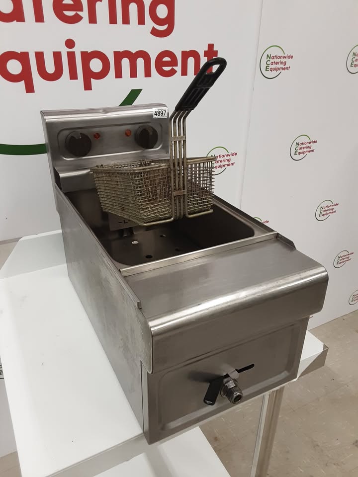 Lincat Tabletop Single Tank Electric Fryer CLEARANCE (NCE4897)