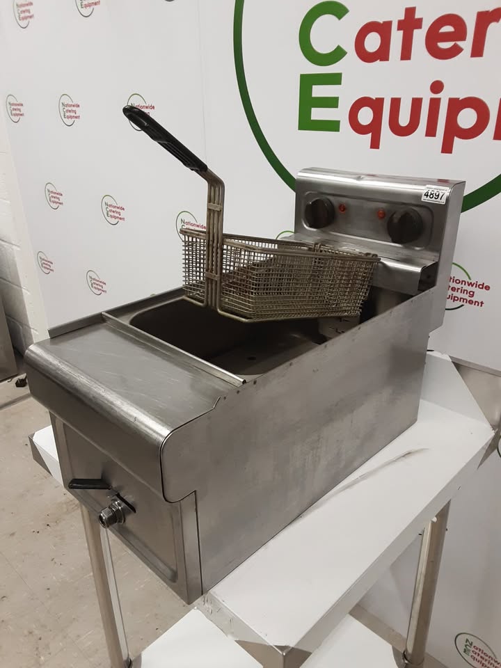 Lincat Tabletop Single Tank Electric Fryer CLEARANCE (NCE4897)