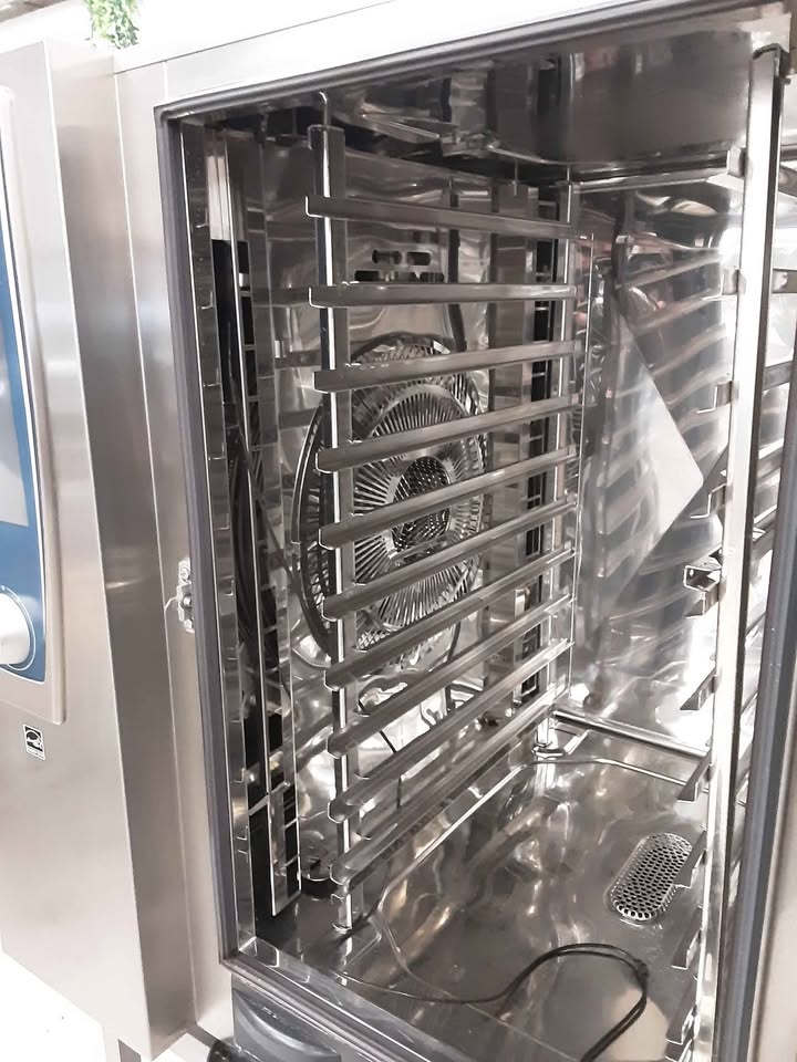 Rational 10 Grid Electric SCC White Efficiency Combi Oven On Stand (NCE5278)