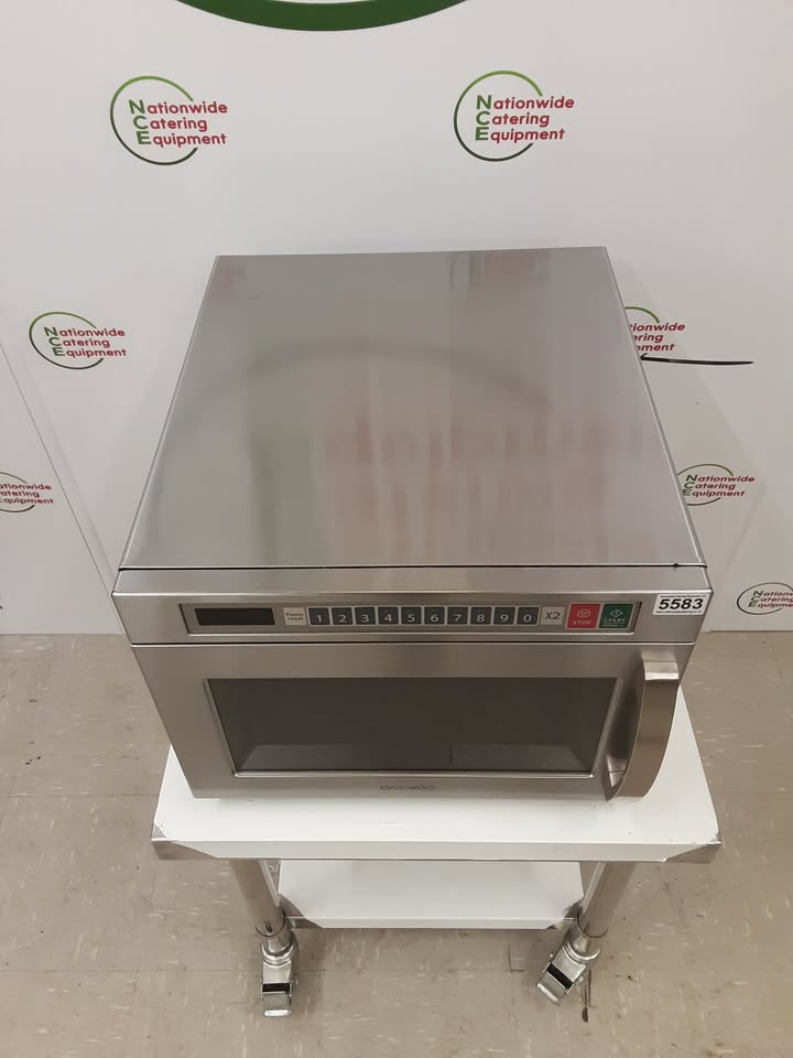 Daewoo 1850w Microwave (NCE5583)