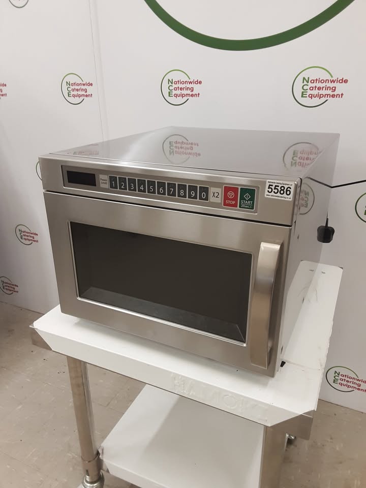 Daewoo 1850w Microwave (NCE5586)