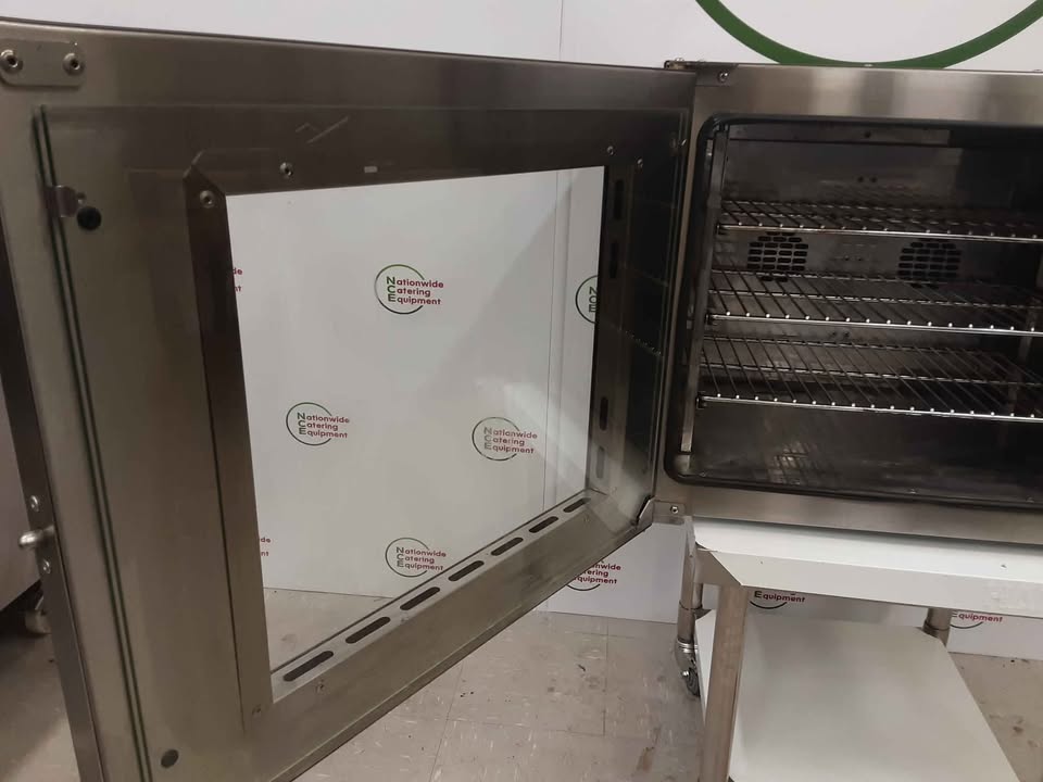 Lincat ECO8 Tabletop 13amp Electric Convection Oven (NCE5604)