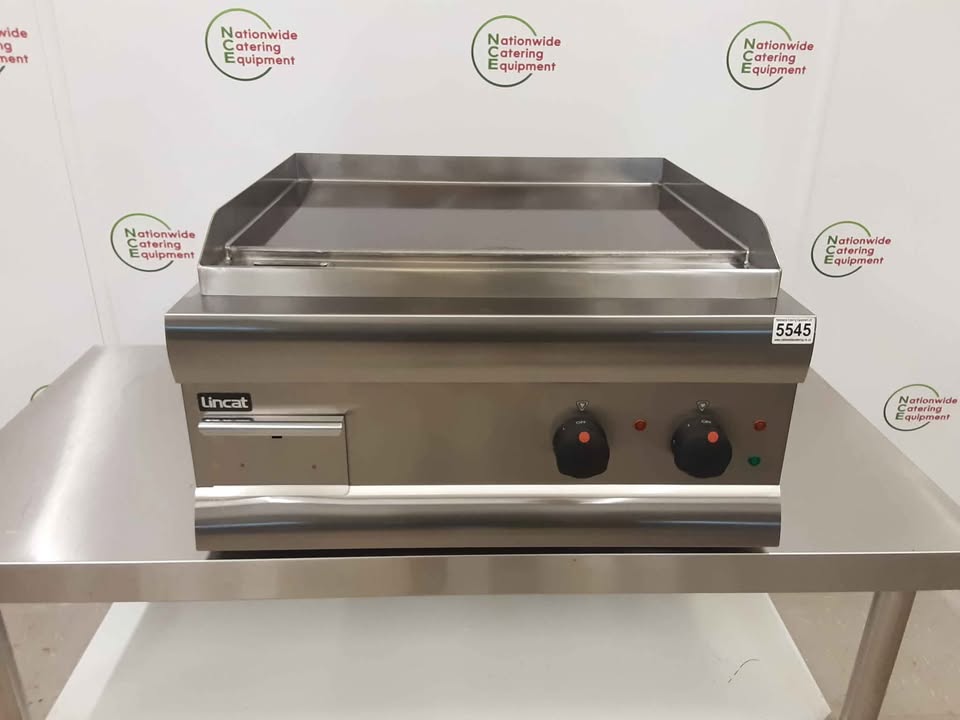 Lincat Tabletop Two Zone Electric Griddle, 3 Phase, Model- GS6/T/E (NCE5545)