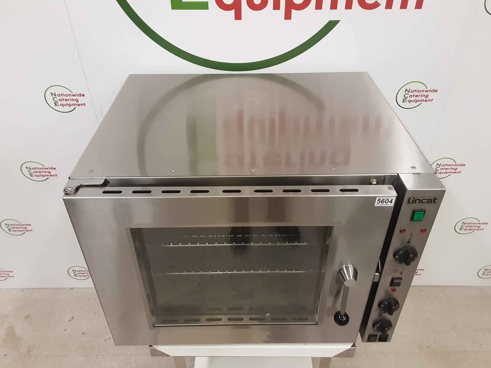 Lincat ECO8 Tabletop 13amp Electric Convection Oven (NCE5604)
