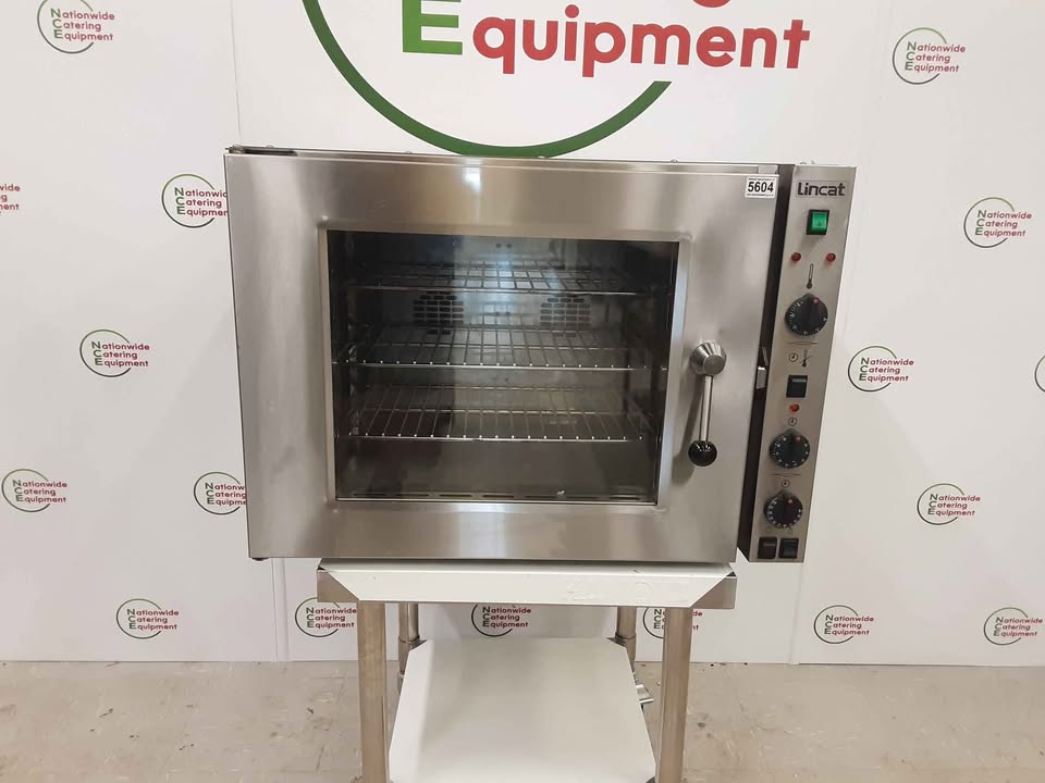 Lincat ECO8 Tabletop 13amp Electric Convection Oven (NCE5604)