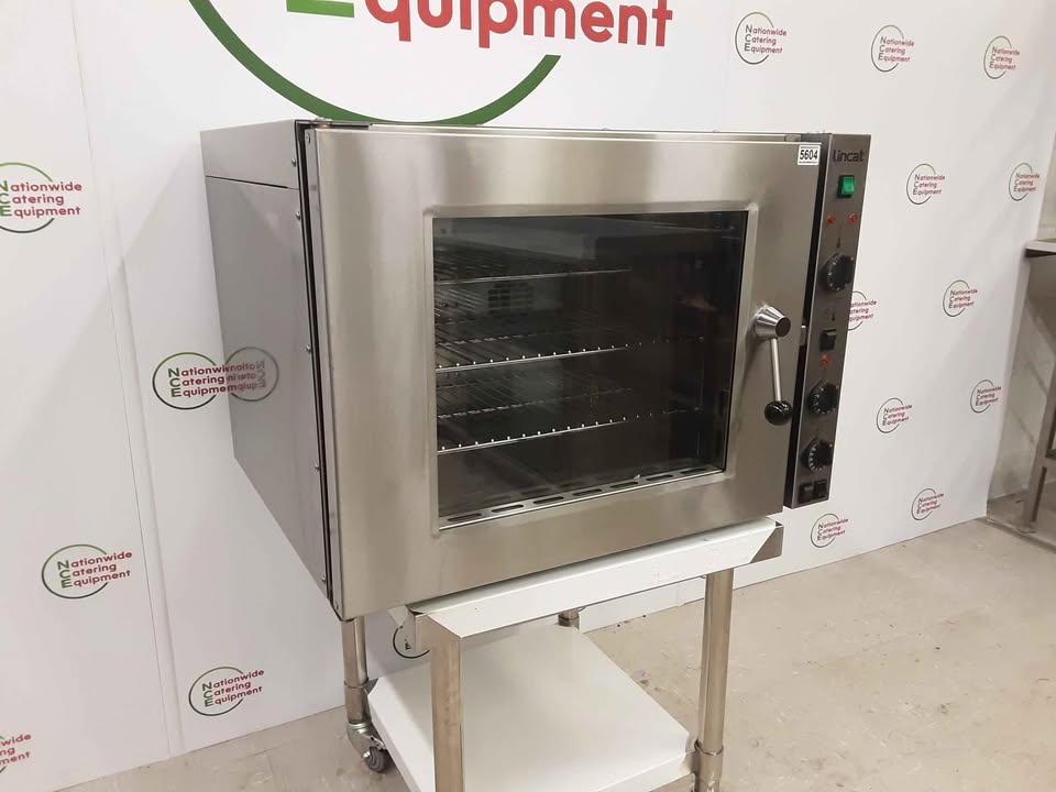 Lincat ECO8 Tabletop 13amp Electric Convection Oven (NCE5604)