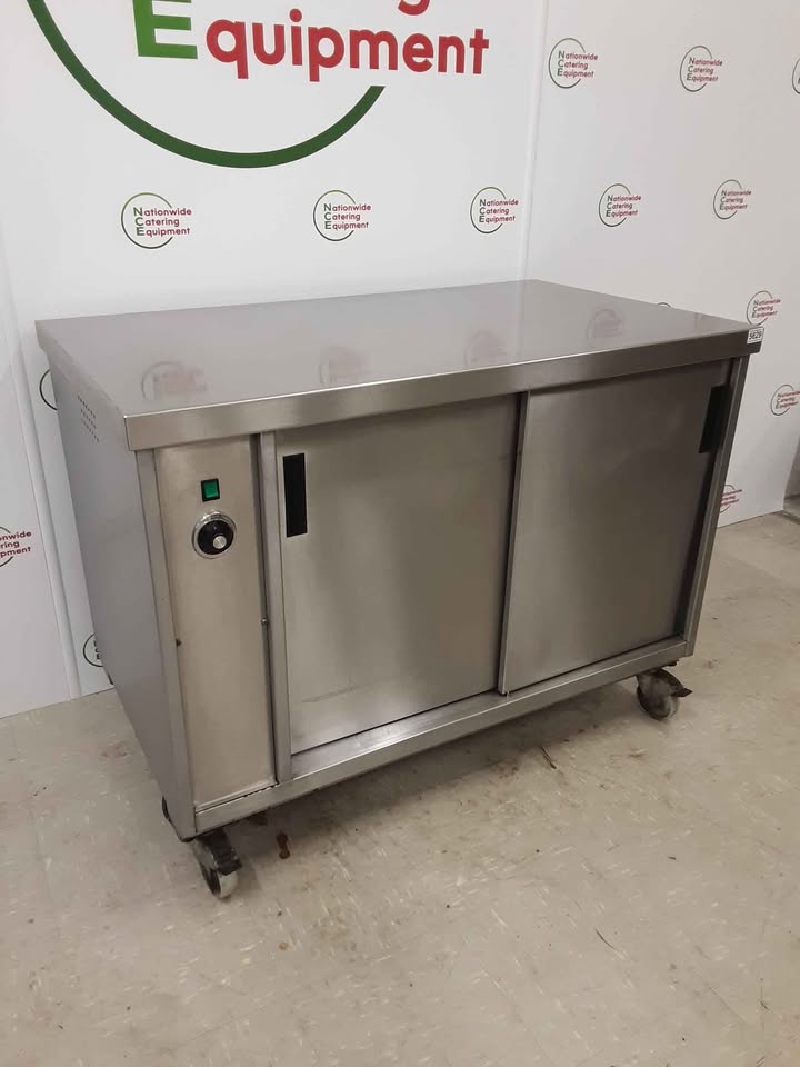 Mobile Hotcupboard With Sliding Doors, 13amp, 120x70cm (NCE5629)