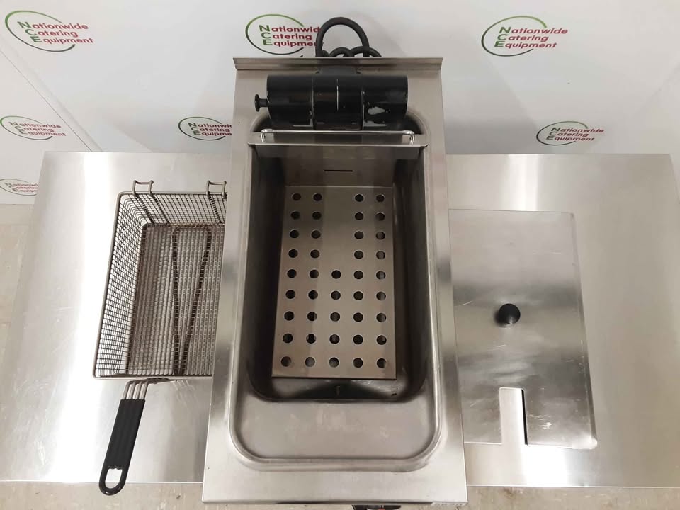 Lincat Single Tank Tabletop Electric (13amp) Fryer (NCE5620)