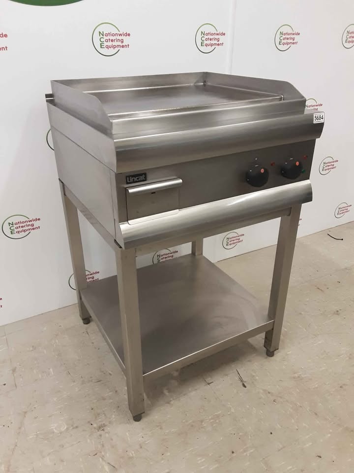 Lincat 60cm Twin Zone 1ph/32amp Electric Griddle On Stand, Model- GS6/T/E (NCE5684)