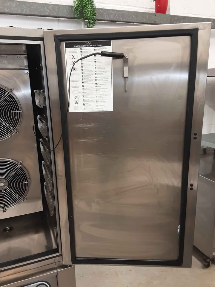 Foster Blast Chiller, 10 1/1 GN Tray/36kg Capacity,13amp,Model-BC36 (NCE5643)