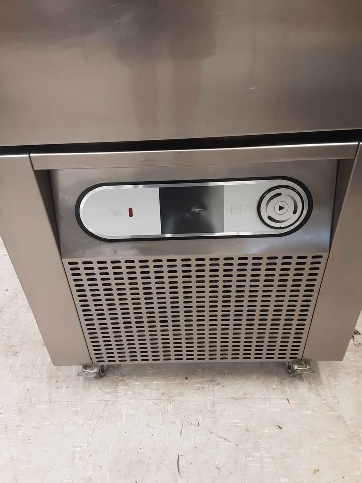 Foster Blast Chiller, 10 1/1 GN Tray/36kg Capacity,13amp,Model-BC36 (NCE5643)