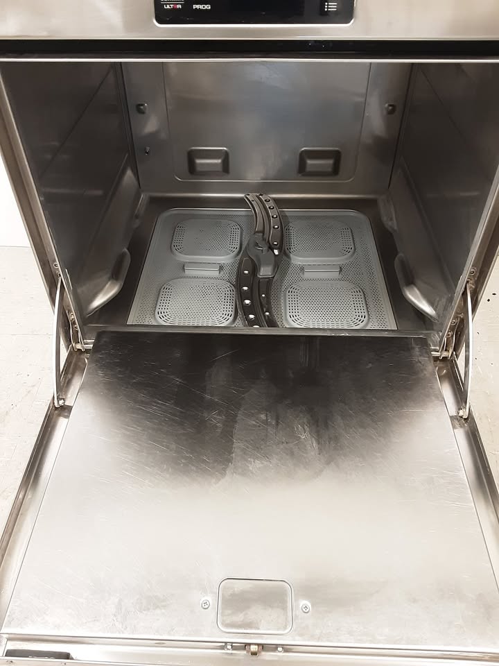 Sammic Undercounter 2021 Dishwasher With Drain & Chemical Pumps & Internal Softener. Model-UX50BD(NCE5833)
