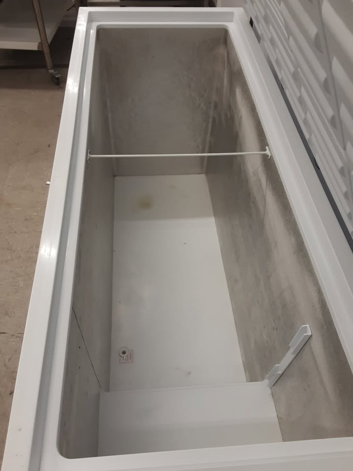 Tefcold 150cm Chest Freezer - CLEARANCE (NCE5868)
