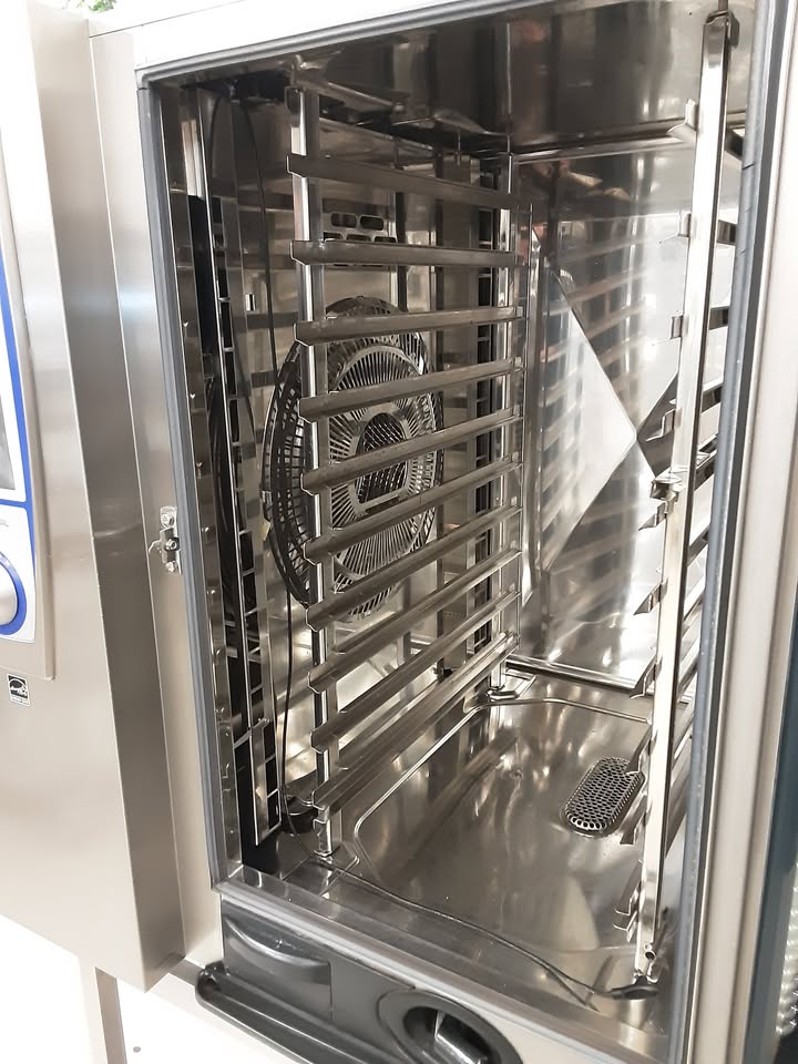 Lincat Branded Rational SCC Electric 10 Grid Combi Oven On Stand (NCE5910)