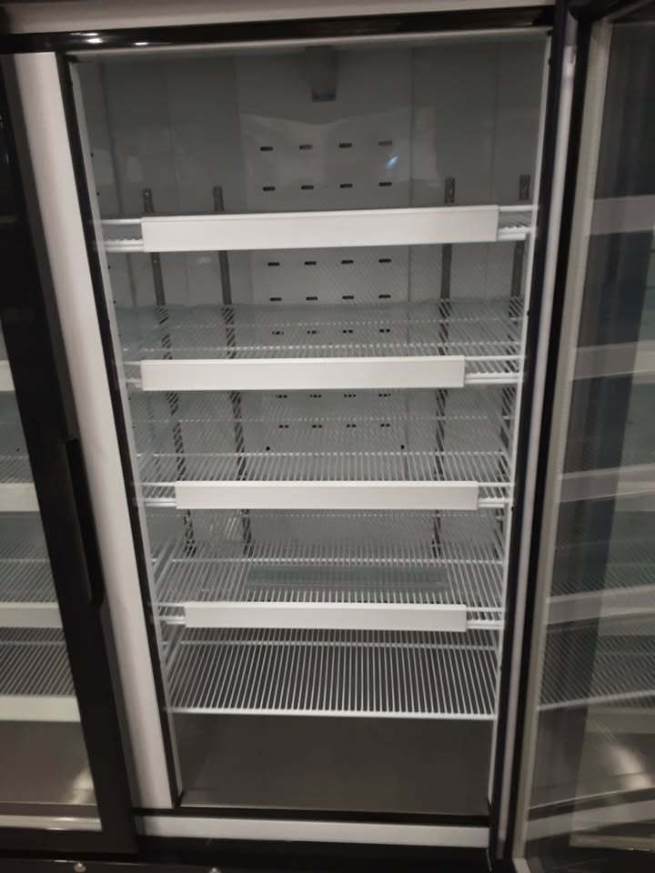 Interlevin Low Energy Three Door Upright Display Fridge, Model- LGC7500 (NCE5929)