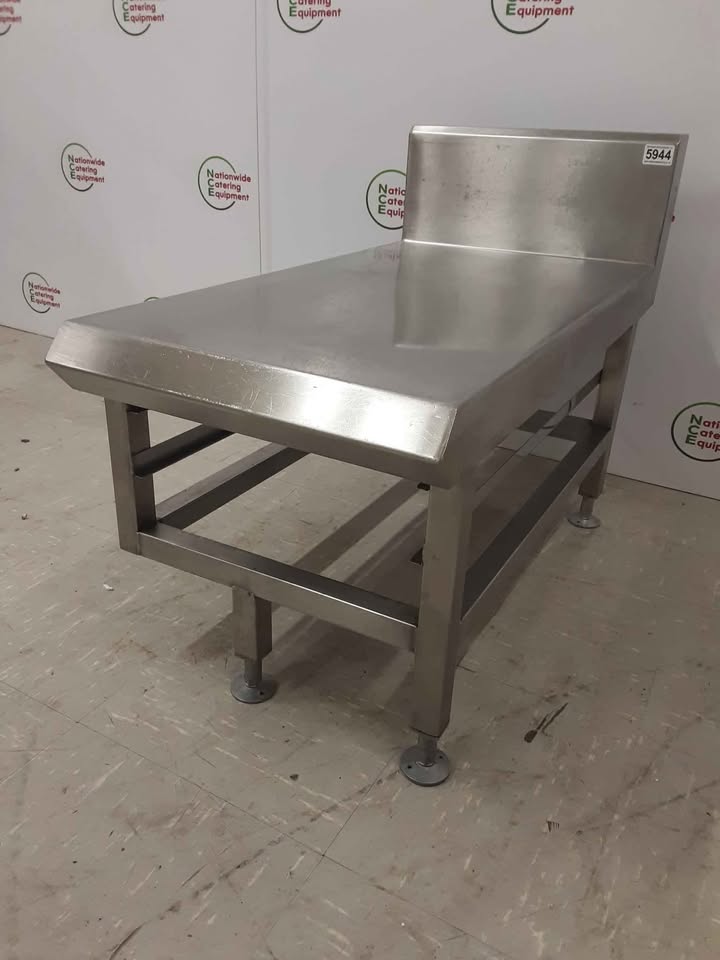 Stainless Steel Equipment Stand With Gastronorm Storage (NCE5944)