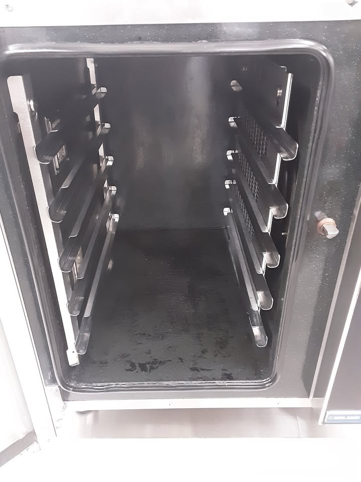 Blueseal Turbofan Tabletop Electric Convection Oven, Model- E33D5 (NCE5943)