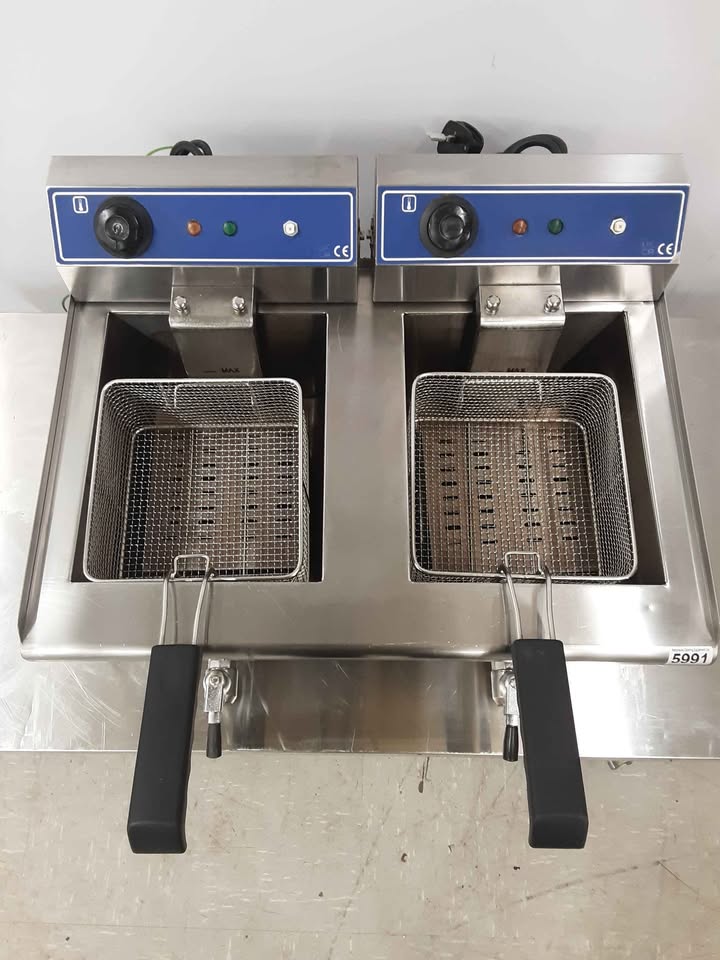 Hamoki Tabletop Twin Tank Electric (2x13amp) Fryer, Model- EF-132V (NCE5991)