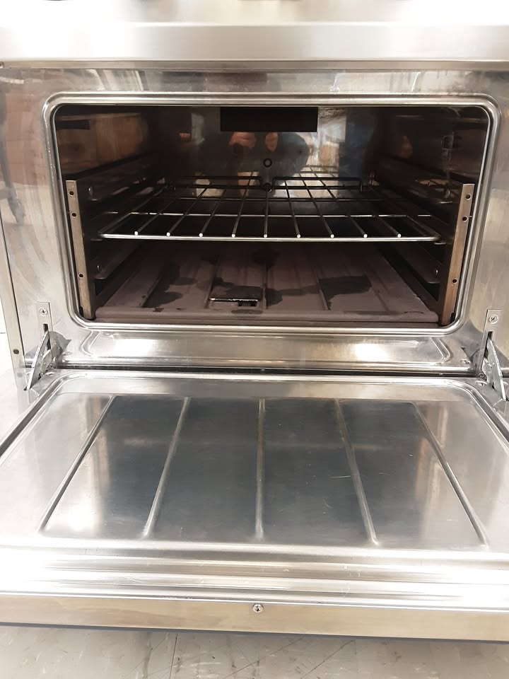 Electrolux Four Burner Stove And Oven, Natural Gas, Model- QCF-G2H (NCE5988)