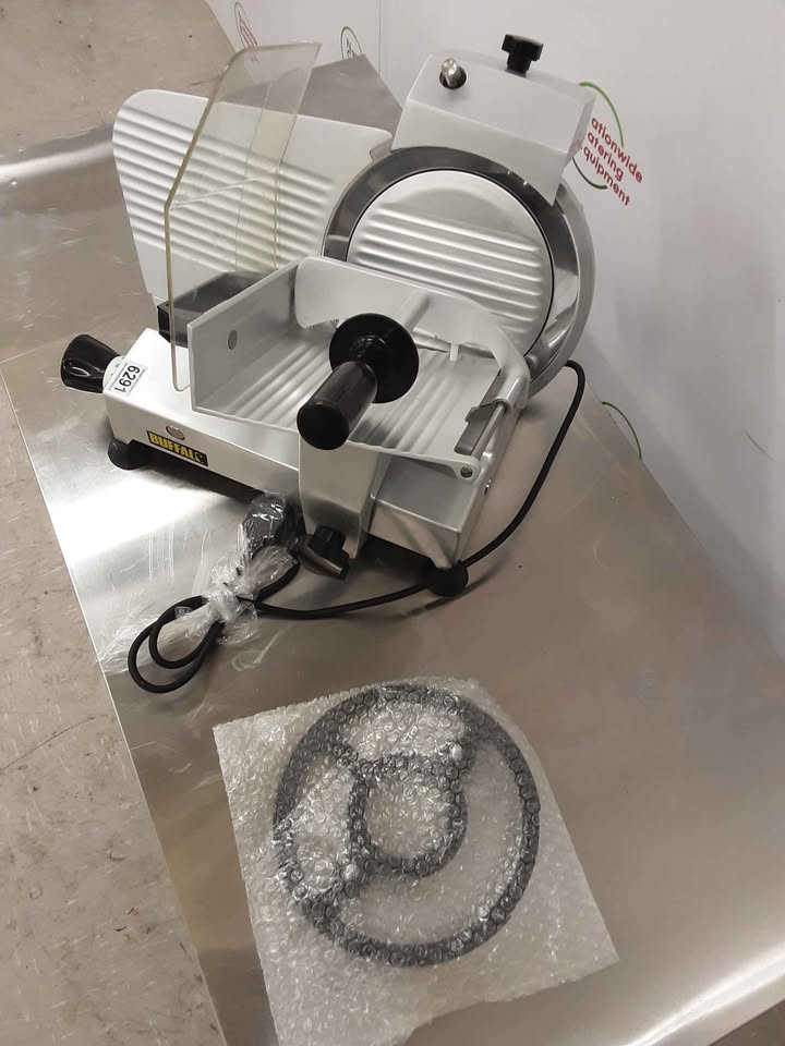 Buffalo Meat Slicer, Un-Used/New, 220mm Blade, Model- CD277-03 (NCE6291)