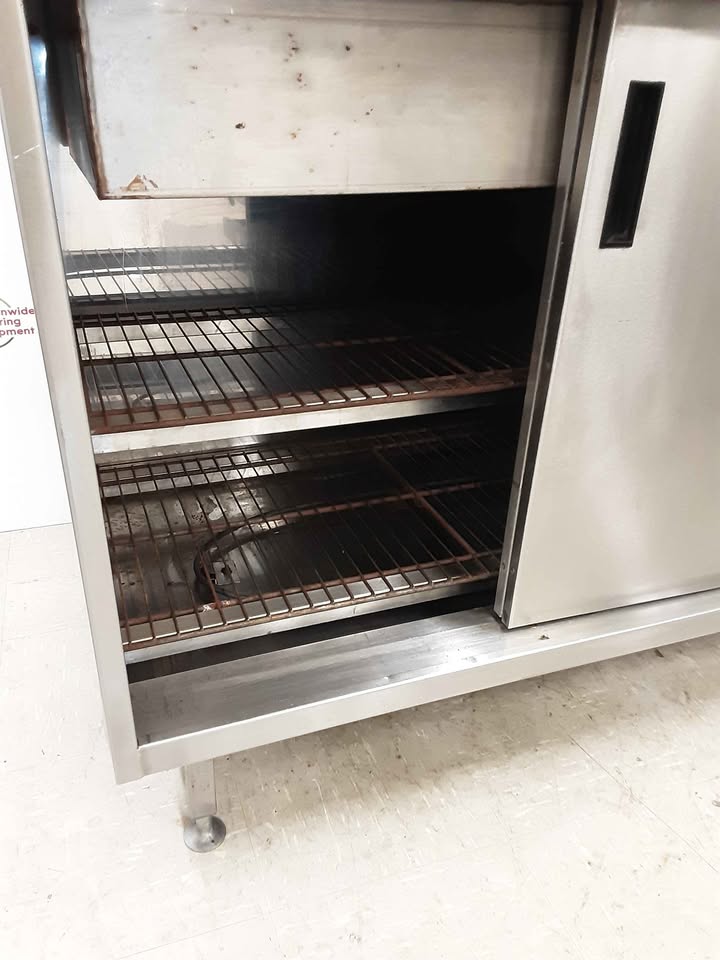 Hotcupboard With Sliding Doors, Heated Gantry and Wet Bain Marie (NCE6339)
