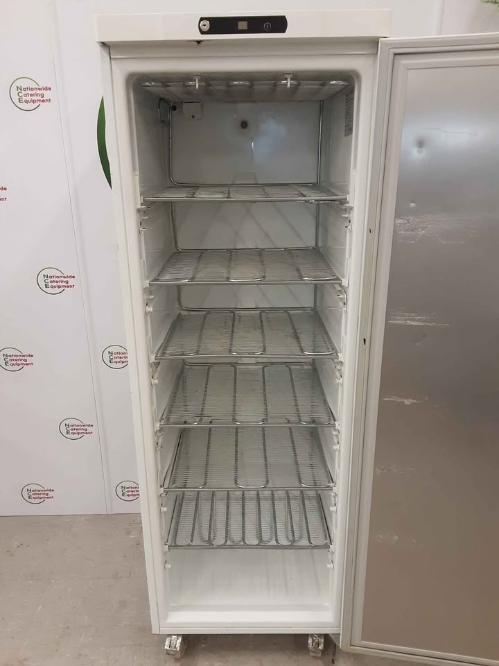 Gram Single White 400L Upright Freezer, Model- F400LU (NCE6378)