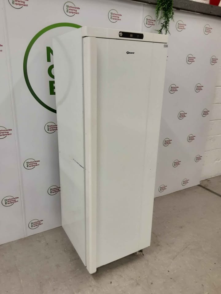Gram Single White 400L Upright Freezer, Model- F400LU (NCE6378)